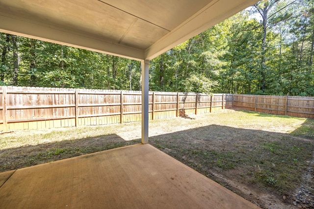 view of yard featuring a patio area