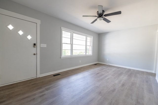 foyer entrance featuring hardwood / wood-style floors and ceiling fan