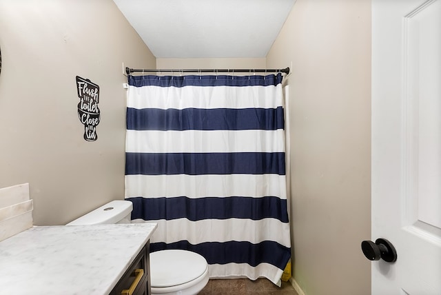 full bath featuring toilet, a textured ceiling, vanity, and a shower with curtain