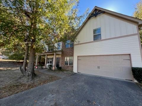 view of front of house featuring a garage