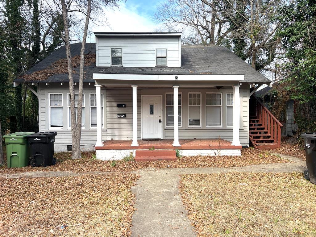 view of front of house featuring covered porch