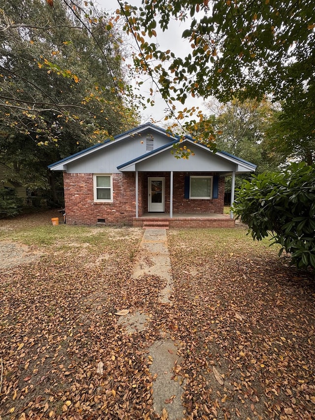 view of front facade with covered porch