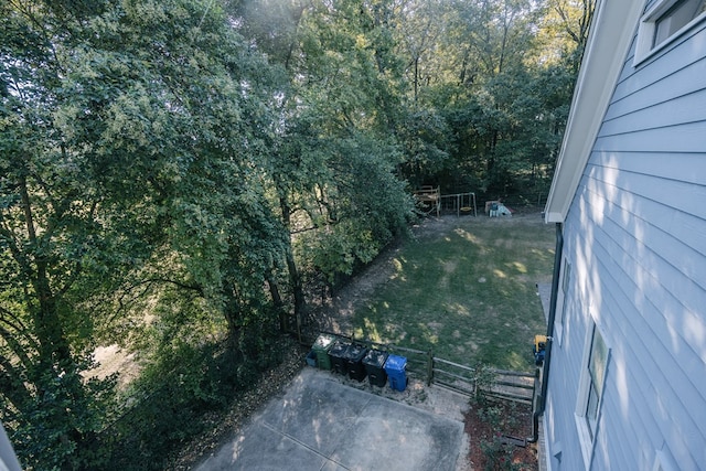 view of yard with a patio area