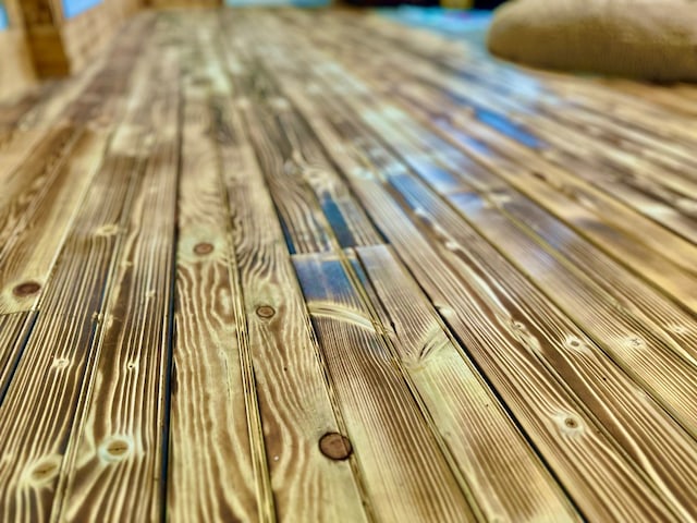 283 Roberts Rd, Hahira, GA 31632 - detailed view of wood finished floors