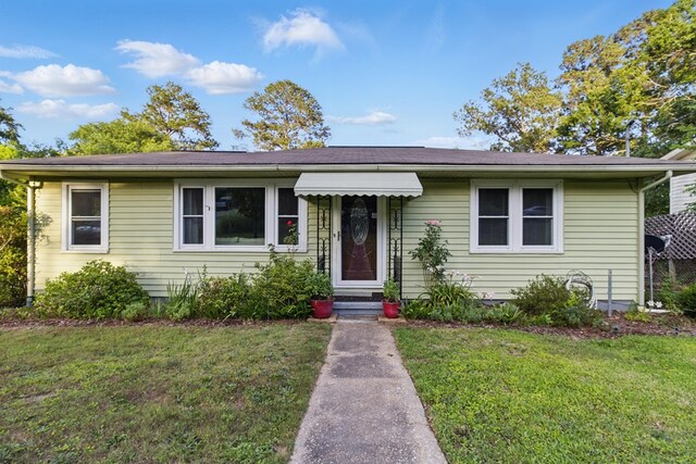 2608 5th Ave, Phenix City, AL 36867 - bungalow featuring a front yard