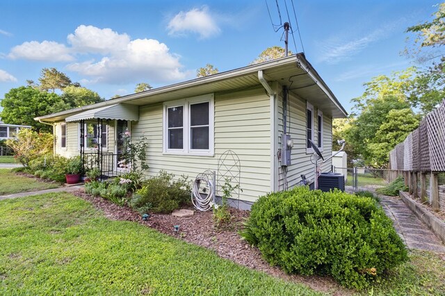 2608 5th Ave, Phenix City, AL 36867 - view of front facade with central air condition unit