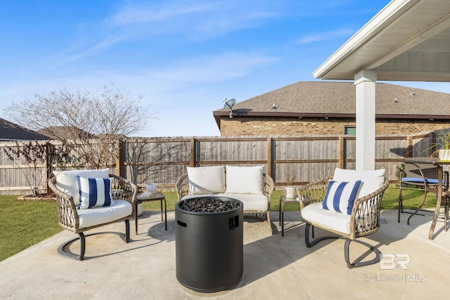 view of patio with outdoor lounge area