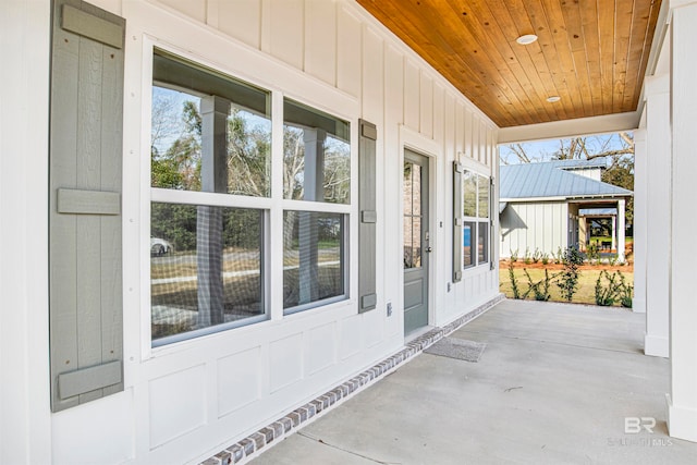 view of patio featuring covered porch