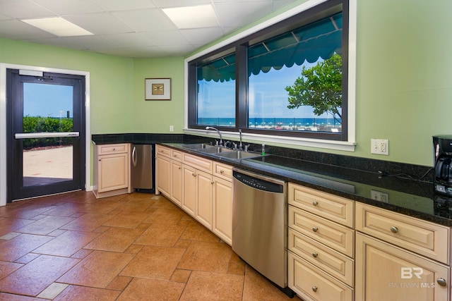 25250 Perdido Beach Blvd Unit 904E, Orange Beach, AL 36561 - kitchen featuring a sink, a drop ceiling, dishwasher, refrigerator, and cream cabinets