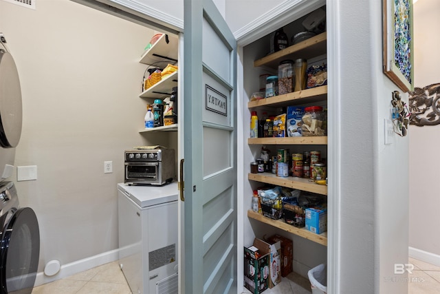 pantry with washer / clothes dryer