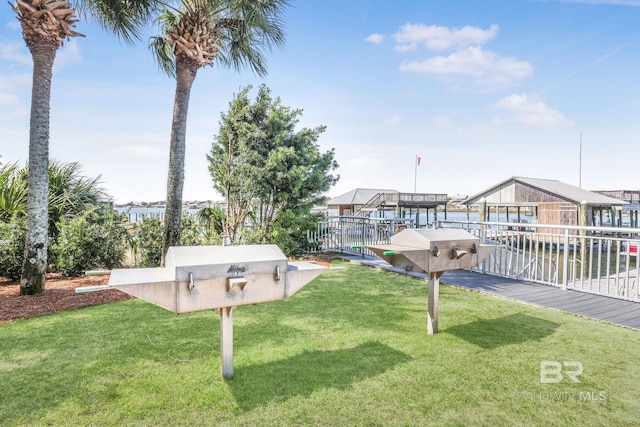 view of yard featuring a water view