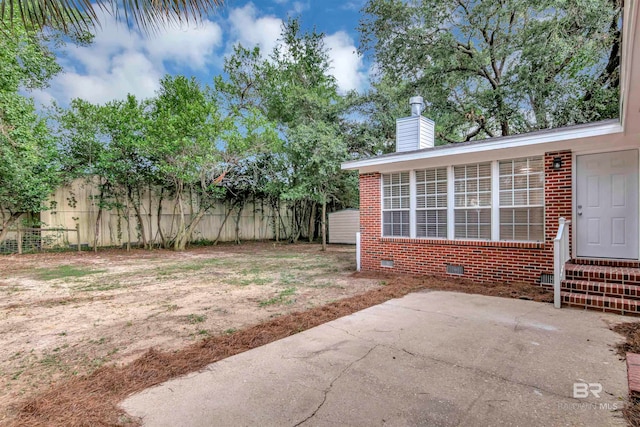 view of yard with a patio