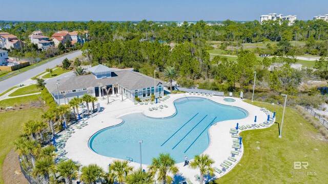 view of swimming pool