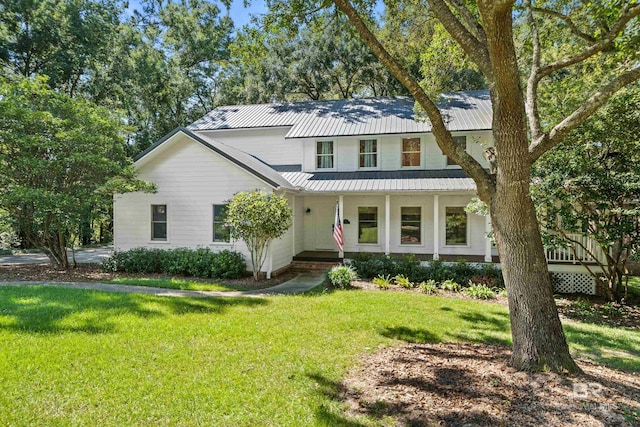 view of front facade with a front lawn