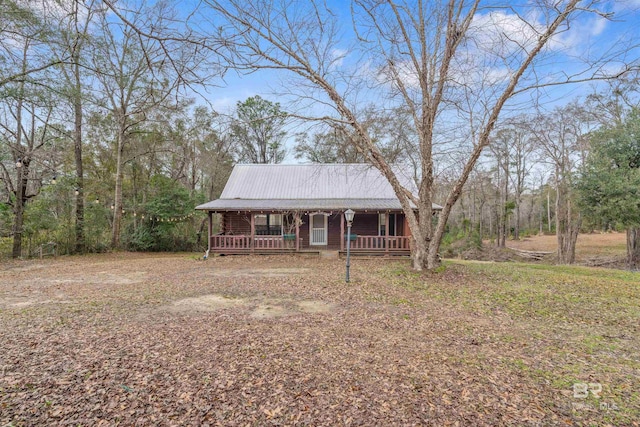 view of front of property featuring a porch