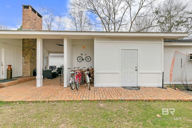 view of outbuilding