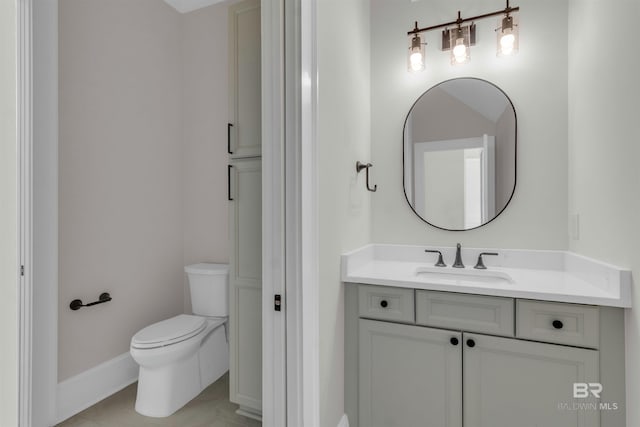 926 Inlet Cir, Gulf Shores, AL 36542 - bathroom with vanity and toilet
