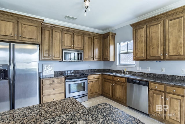 4005 Serene Ct, Foley, AL 36535 - kitchen featuring a sink, light tile patterned flooring, visible vents, and stainless steel appliances