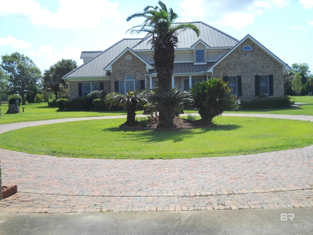 view of front of house featuring a front yard