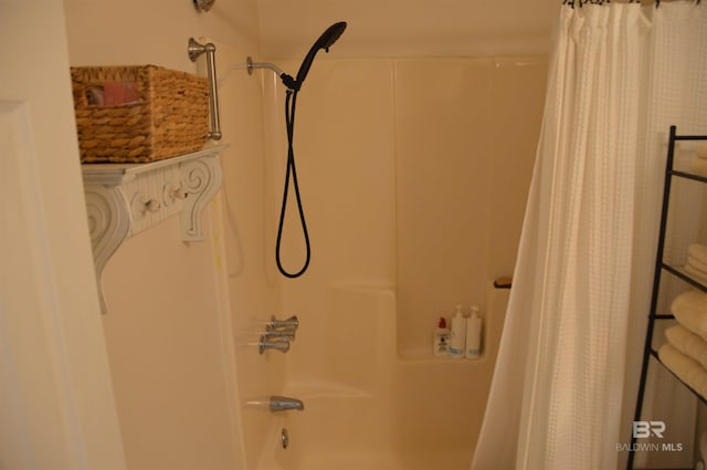 details with shower / bath combination with curtain