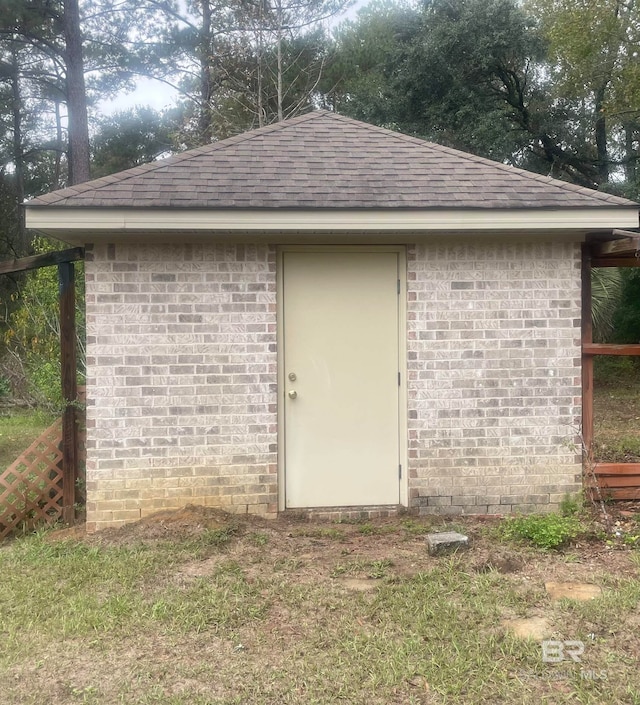 view of outbuilding