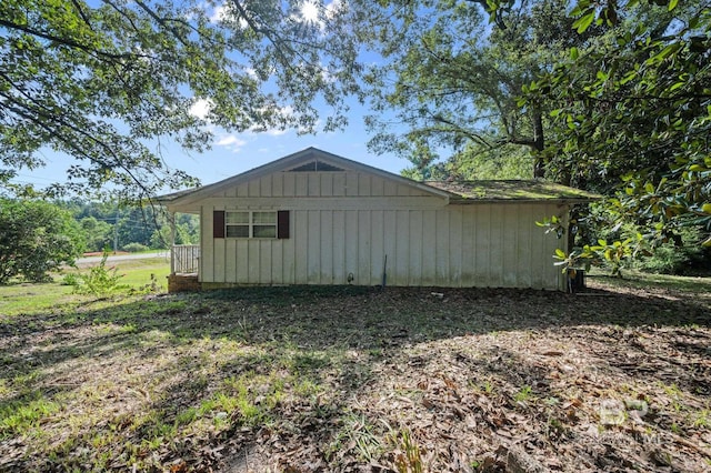 view of side of home