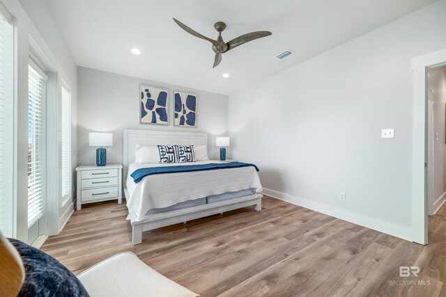 3238 Sea Horse Cir, Gulf Shores, AL 36542 - bedroom featuring ceiling fan, light wood-style flooring, recessed lighting, baseboards, and visible vents