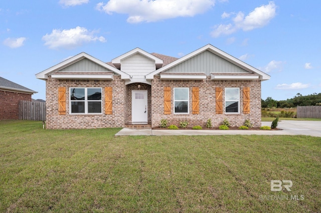 view of front of property with a front lawn