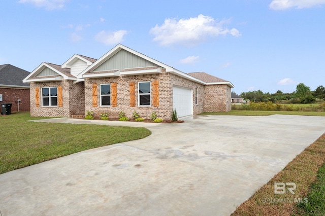 view of front facade with a garage and a front yard