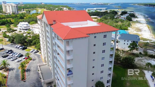 bird's eye view featuring a water view