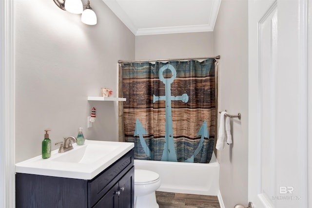 full bath featuring shower / tub combo with curtain, crown molding, toilet, vanity, and wood finished floors