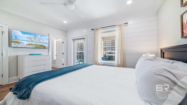 167 E J Cir, Gulf Shores, AL 36542 - bedroom with wood finished floors, ornamental molding, recessed lighting, a ceiling fan, and baseboards