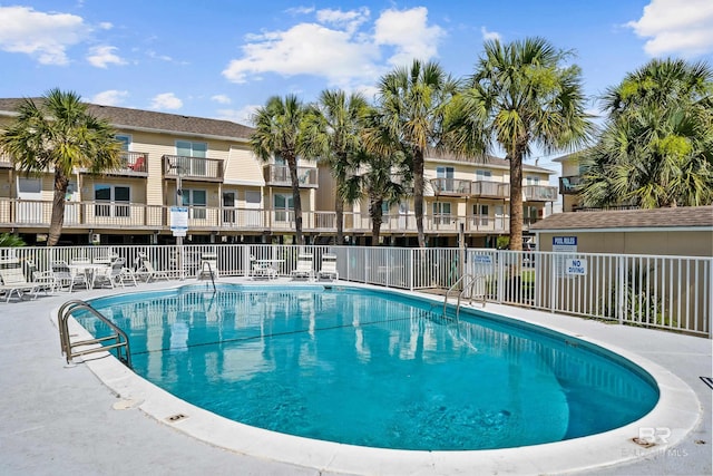 372 E Beach Blvd Unit 14, Gulf Shores, AL 36542 - community pool with a patio