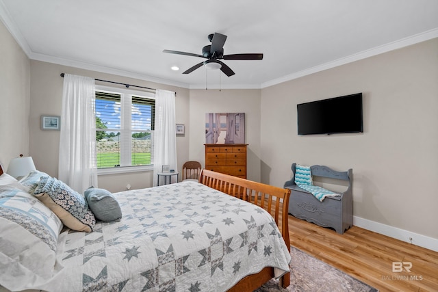 1609 Makaira Dr, Foley, AL 36535 - bedroom featuring wood finished floors, baseboards, ornamental molding, a ceiling fan, and recessed lighting
