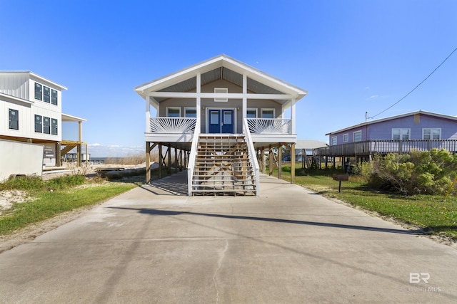 view of front facade featuring a porch