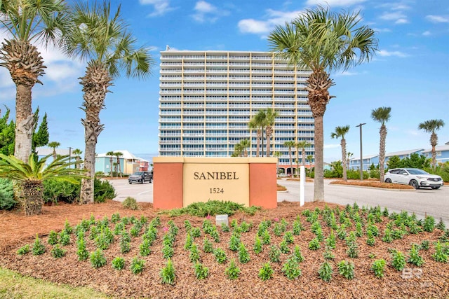 view of community / neighborhood sign