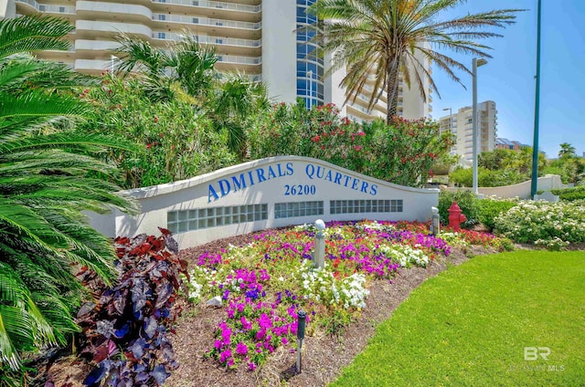 view of community / neighborhood sign