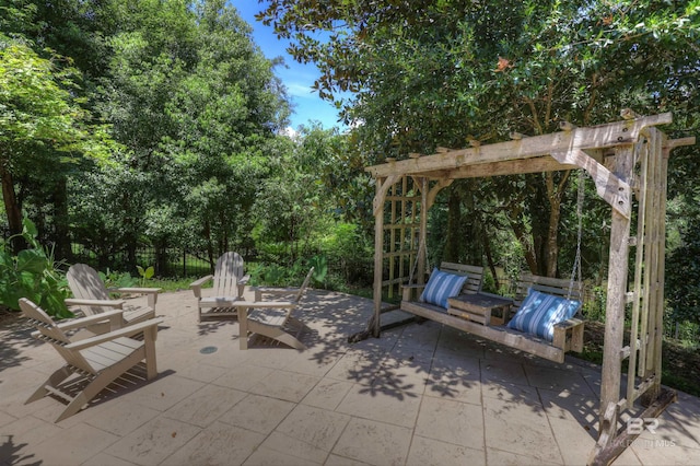 view of patio featuring a pergola