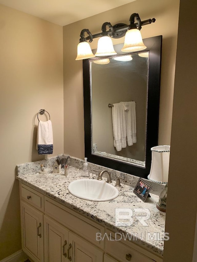 40 Bay Pointe Ct, Fairhope, AL 36532 - bathroom with vanity