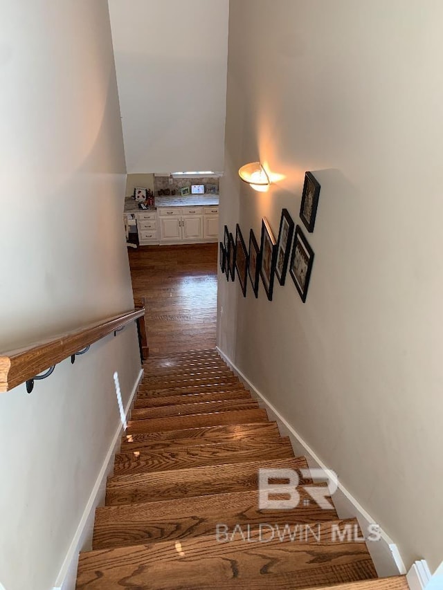 40 Bay Pointe Ct, Fairhope, AL 36532 - stairs featuring wood finished floors