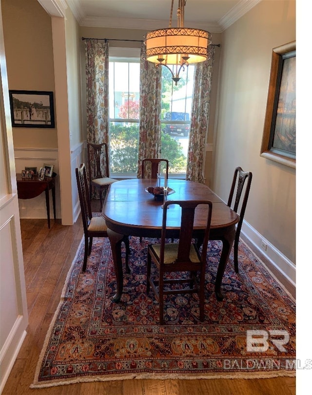 40 Bay Pointe Ct, Fairhope, AL 36532 - dining room featuring wood finished floors and ornamental molding