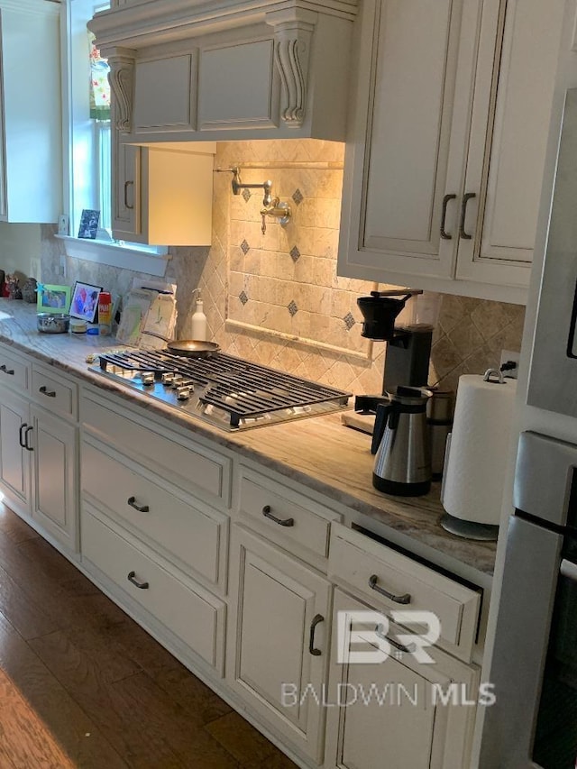 40 Bay Pointe Ct, Fairhope, AL 36532 - kitchen featuring stainless steel gas stovetop, tasteful backsplash, white cabinets, and wall oven