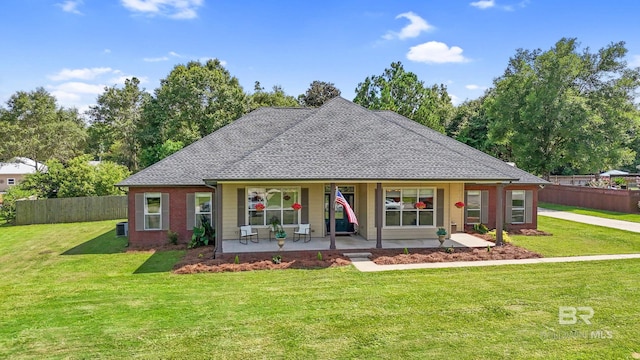 view of front of home with a front yard