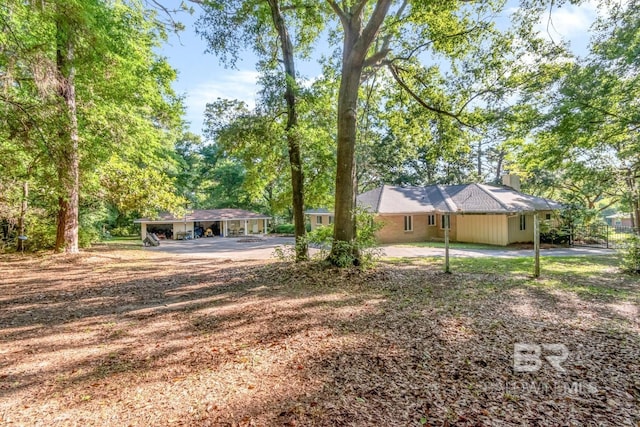 306 Thornton Pl, Mobile, AL 36609 - view of yard featuring driveway