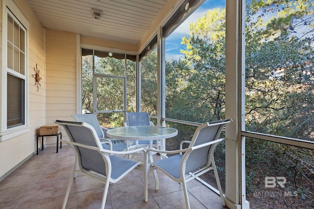 view of sunroom / solarium