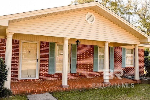 view of front of property featuring a porch