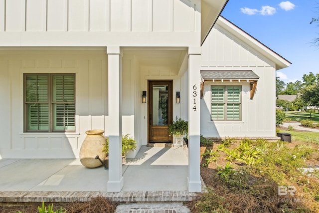 view of property entrance