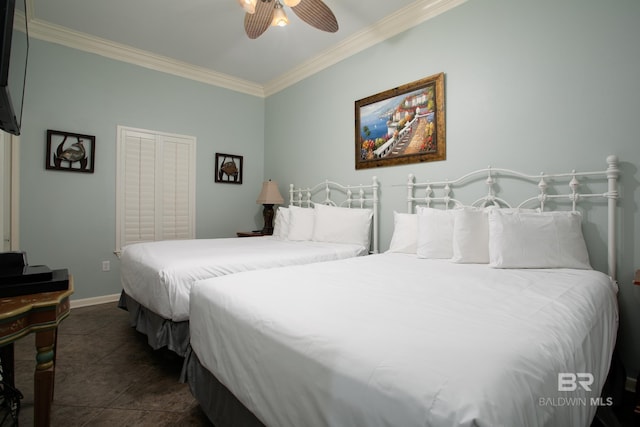 bedroom featuring ceiling fan, crown molding, and baseboards