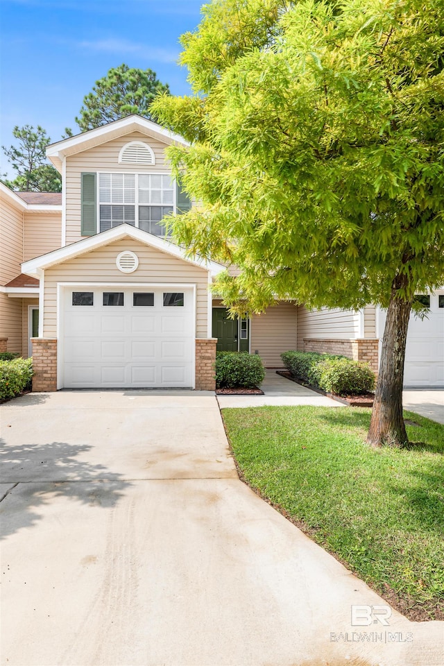 view of front facade with a garage