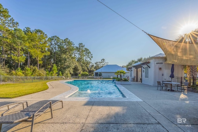 view of pool featuring a patio and pool water feature